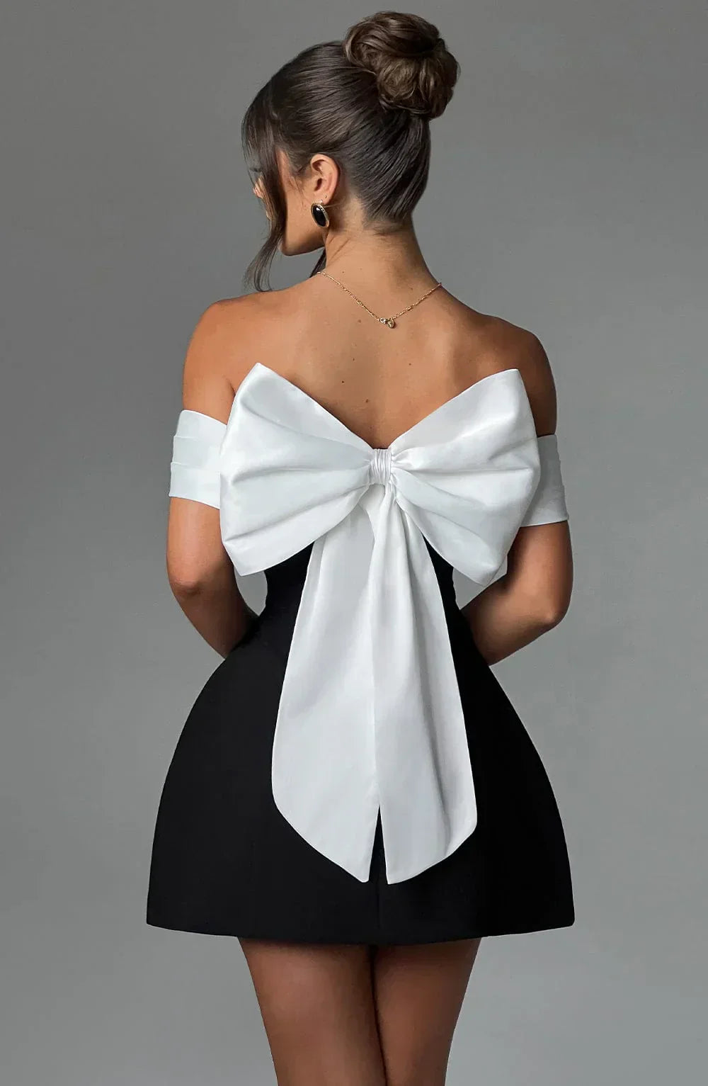 SCHWARZES BLOOM MINIKLEID